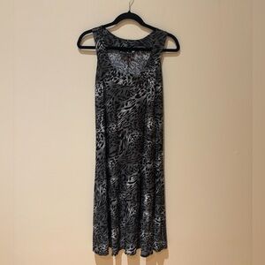 Elegant Black and Gray Patterned Dress